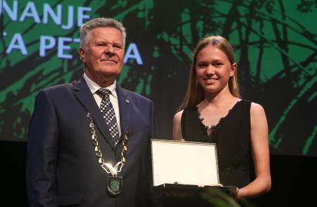 ZLATA PETICA 32 FOTO LJUBO VUKELIČ